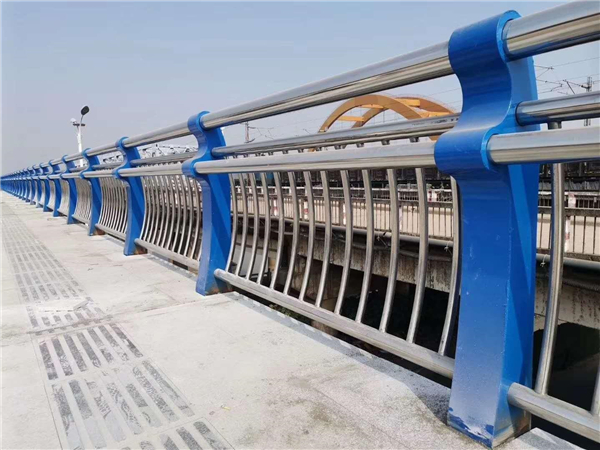 潮州304不锈钢复合管护栏的生产工艺揭秘